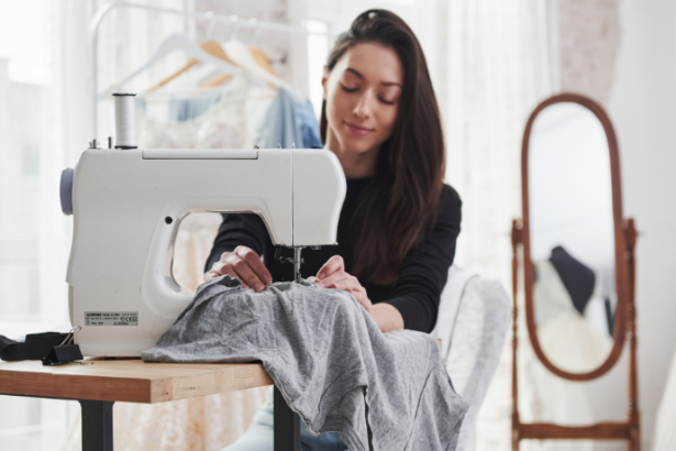 Benefícios da costura como hobby apresentados por Cristiane Ruon dos Santos.